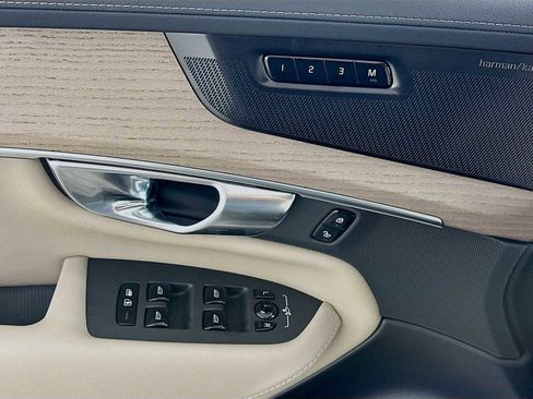 New 2026 Volvo XC90 T8 Plus image 17