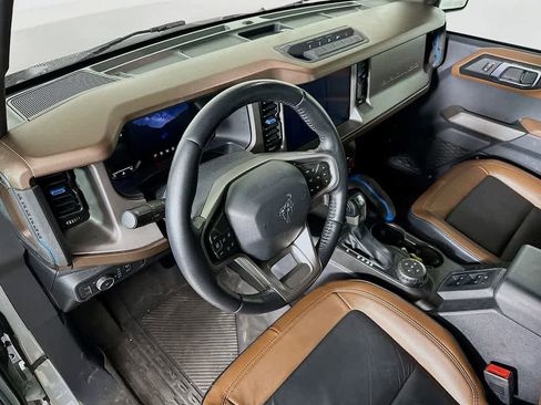 Certified 2021 Ford Bronco Outer Banks w/ Sasquatch Package image 2