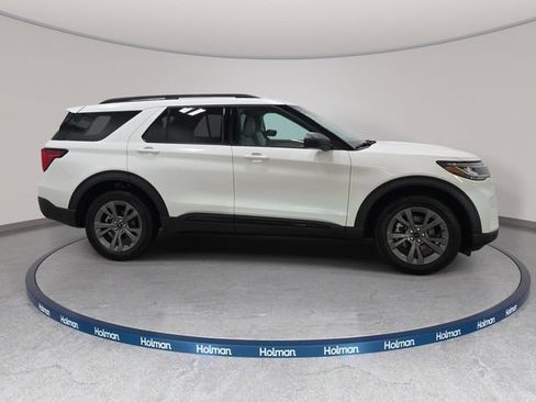 Used 2026 Ford Explorer Active w/ Active Comfort Package AWD/4WD image 5