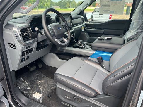 New 2025 Ford F150 Lariat w/ Equipment Group 501A Mid image 19
