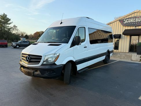 Used 2018 Mercedes-Benz Sprinter 2500 image 7