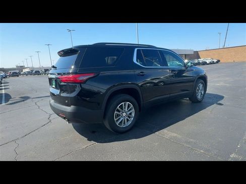 Used 2023 Chevrolet Traverse LT image 8