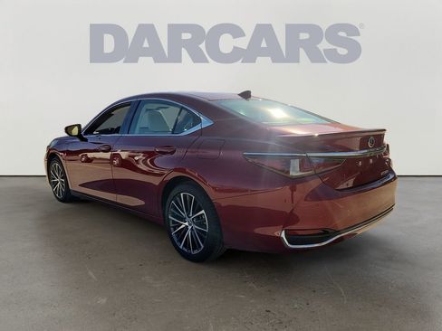 Used 2025 Lexus ES 300h w/ Premium Package image 4