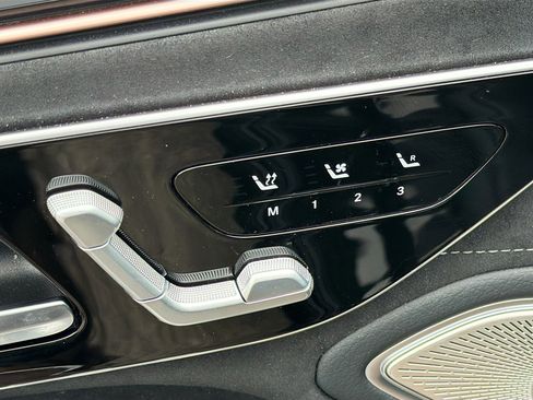 Used 2022 Mercedes-Benz EQS 580 4MATIC Sedan image 24