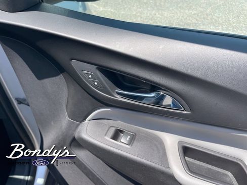 Used 2018 Chevrolet Equinox LT FWD image 19