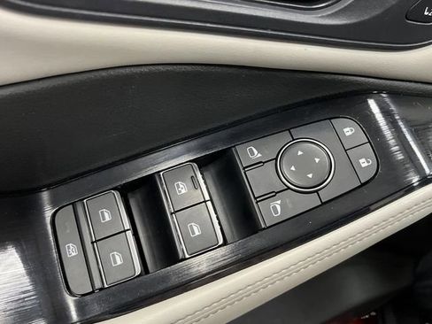 Used 2023 Nissan Rogue SL w/ SL Premium Package image 30