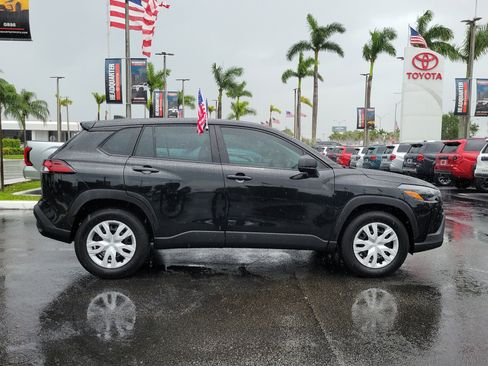 Used 2026 Toyota Corolla Cross L FWD image 13