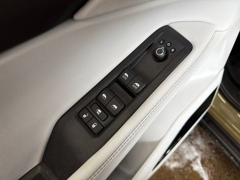 New 2026 Jeep Cherokee Overland image 11