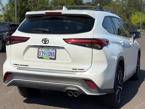 Used 2022 Toyota Highlander XSE AWD/4WD image 5