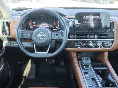 Used 2022 Nissan Pathfinder Platinum w/ Cargo Package image 27