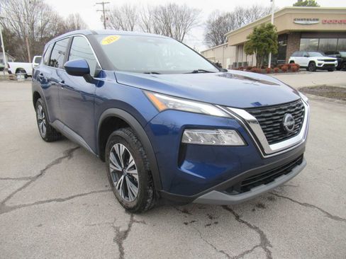 Used 2023 Nissan Rogue SV image 10
