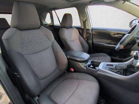 Used 2019 Toyota RAV4 XLE w/ Convenience Package image 21