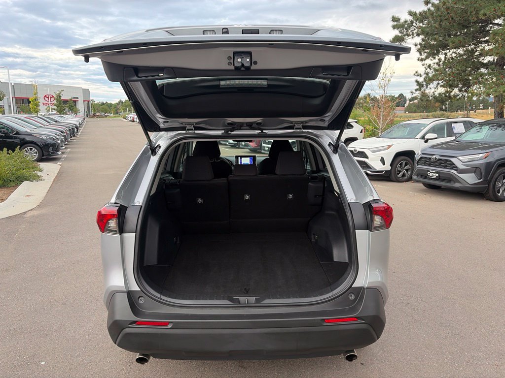 Used 2025 Toyota RAV4 LE AWD/4WD image 15