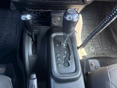 Used 2017 Jeep Wrangler Unlimited Sport w/ Quick Order Package 24S AWD/4WD image 19