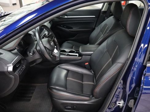 Used 2024 Nissan Altima 2.5 SR FWD image 10