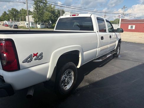 Used 2005 Chevrolet Silverado 2500 LS w/ Heavy-Duty Power Package image 3