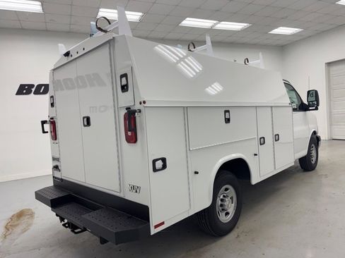 New 2025 Chevrolet Express 3500 Work Van w/ Power Convenience Package image 5