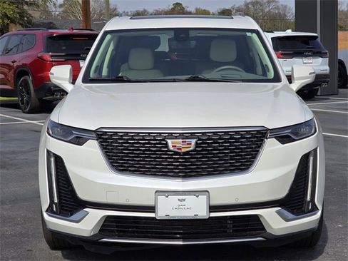 Used 2024 Cadillac XT6 Premium Luxury w/ Technology Package image 2