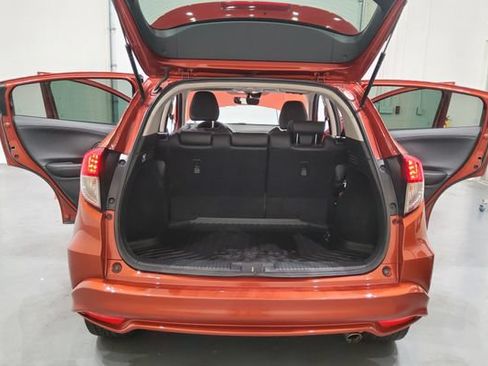 Used 2020 Honda HR-V Touring image 16