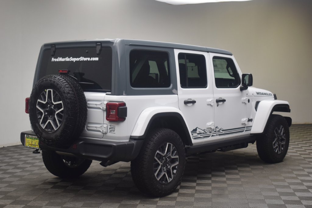 New 2026 Jeep Wrangler Unlimited Sahara w/ Rockslide Package AWD/4WD image 6