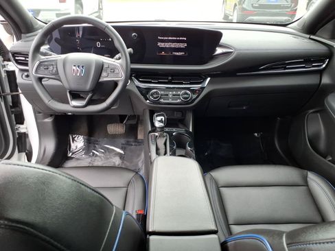 Used 2025 Buick Envista Sport Touring w/ Experience Buick Package FWD image 12