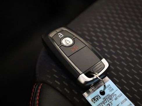 Used 2025 Ford Escape ST-Line AWD/4WD image 32