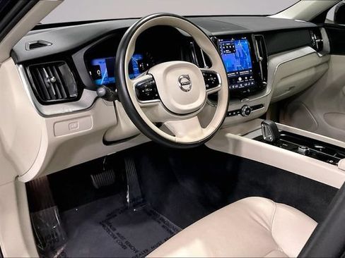 Certified 2024 Volvo XC60 B5 Plus w/ Climate Package AWD/4WD image 17
