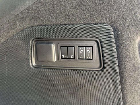 Used 2023 Cadillac Escalade Sport Platinum RWD image 27