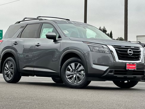 New 2025 Nissan Pathfinder SV w/ SV Premium Package image 2