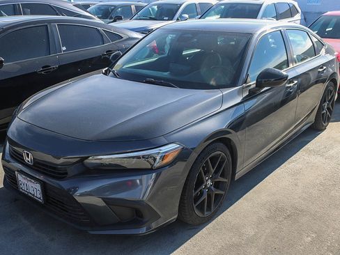 Used 2022 Honda Civic Sport image 2