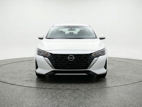 Used 2025 Nissan Sentra SV FWD image 2