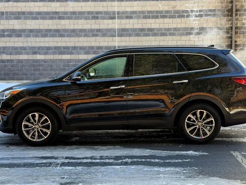 Used 2017 Hyundai Santa Fe SE w/ SE Premium Package 02 AWD/4WD image 8