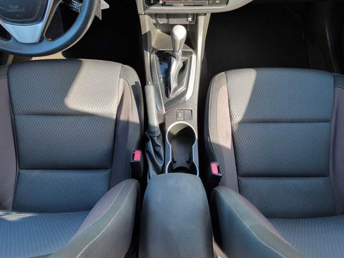 Used 2017 Toyota Corolla LE image 21