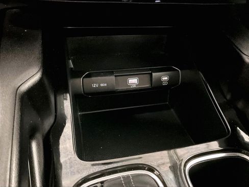 Used 2024 Kia Telluride LX AWD/4WD image 27