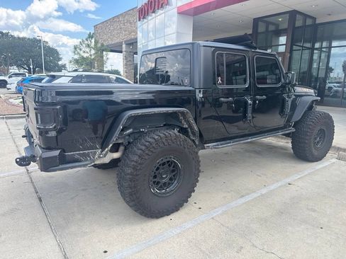 Used 2022 Jeep Gladiator Rubicon AWD/4WD image 2