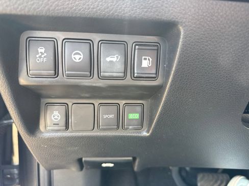 Used 2020 Nissan Rogue SV w/ Premium Package FWD image 14