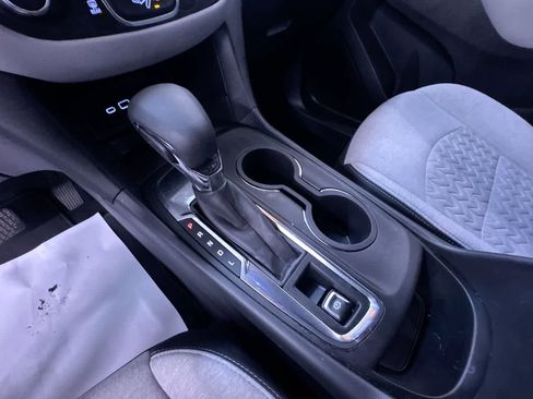 Used 2022 Chevrolet Equinox LS w/ LS Convenience Package FWD image 30