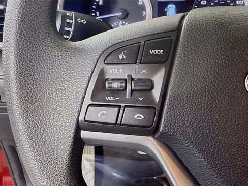 Used 2020 Hyundai Tucson SE w/ Cargo Package image 14