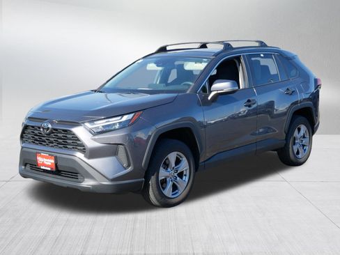 Certified 2022 Toyota RAV4 XLE w/ Convenience Package AWD/4WD image 3