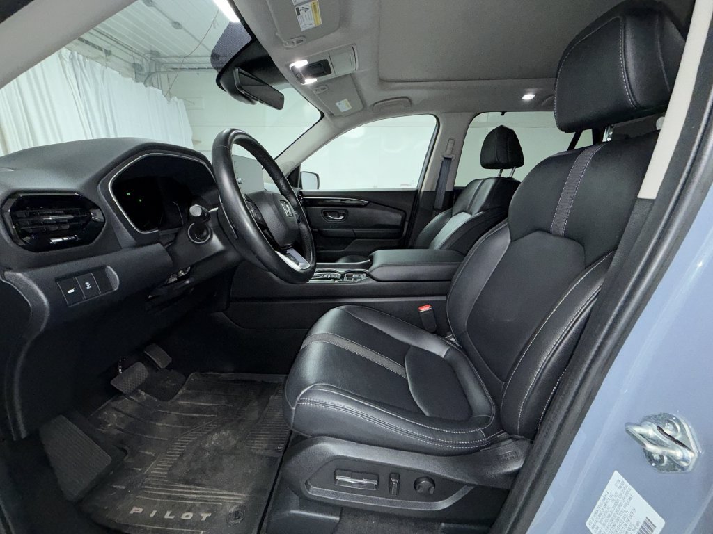 Used 2025 Honda Pilot Touring image 13