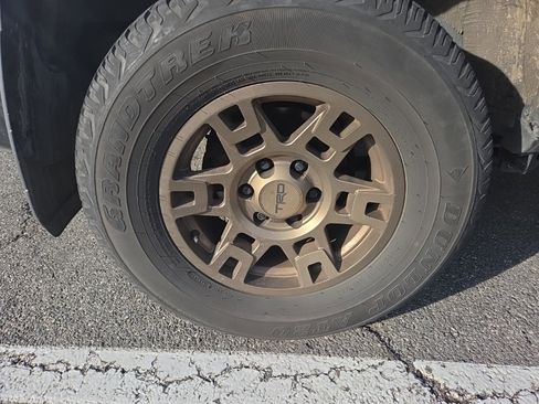 Used 2023 Toyota 4Runner SR5 image 2