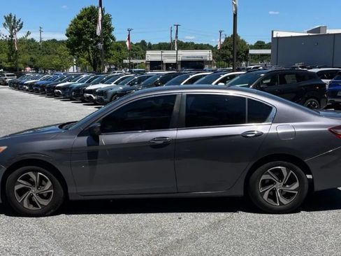 Used 2017 Honda Accord LX image 2