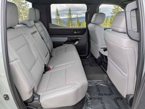 Used 2025 Toyota Tundra Limited AWD/4WD image 18