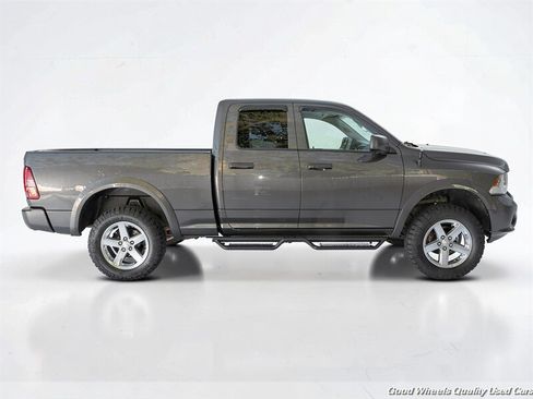 Used 2018 RAM 1500 Express w/ Express Value Package AWD/4WD image 4