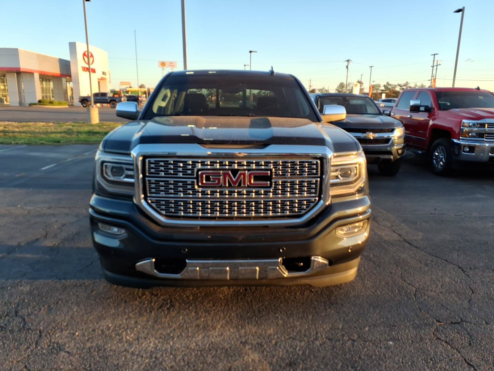Used 2018 GMC Sierra 1500 Denali AWD/4WD image 2