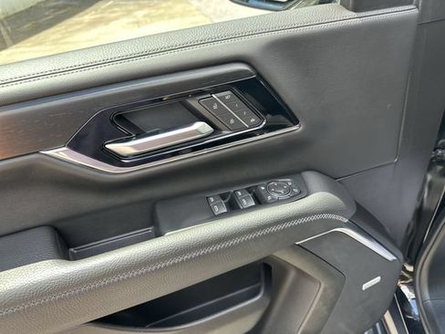 Used 2025 GMC Yukon XL Denali w/ LPO, Floor Liner Package AWD/4WD image 17