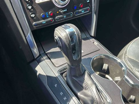 Used 2018 Ford Explorer Limited AWD/4WD image 32