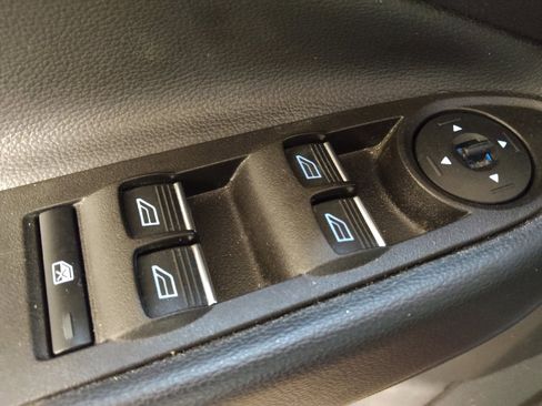 Used 2019 Ford Escape SE image 27