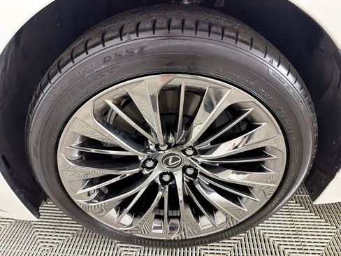 Used 2022 Lexus LS 500 w/ Interior Upgrade Package RWD image 13