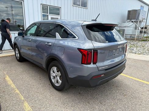 Used 2023 Kia Sorento LX FWD image 6